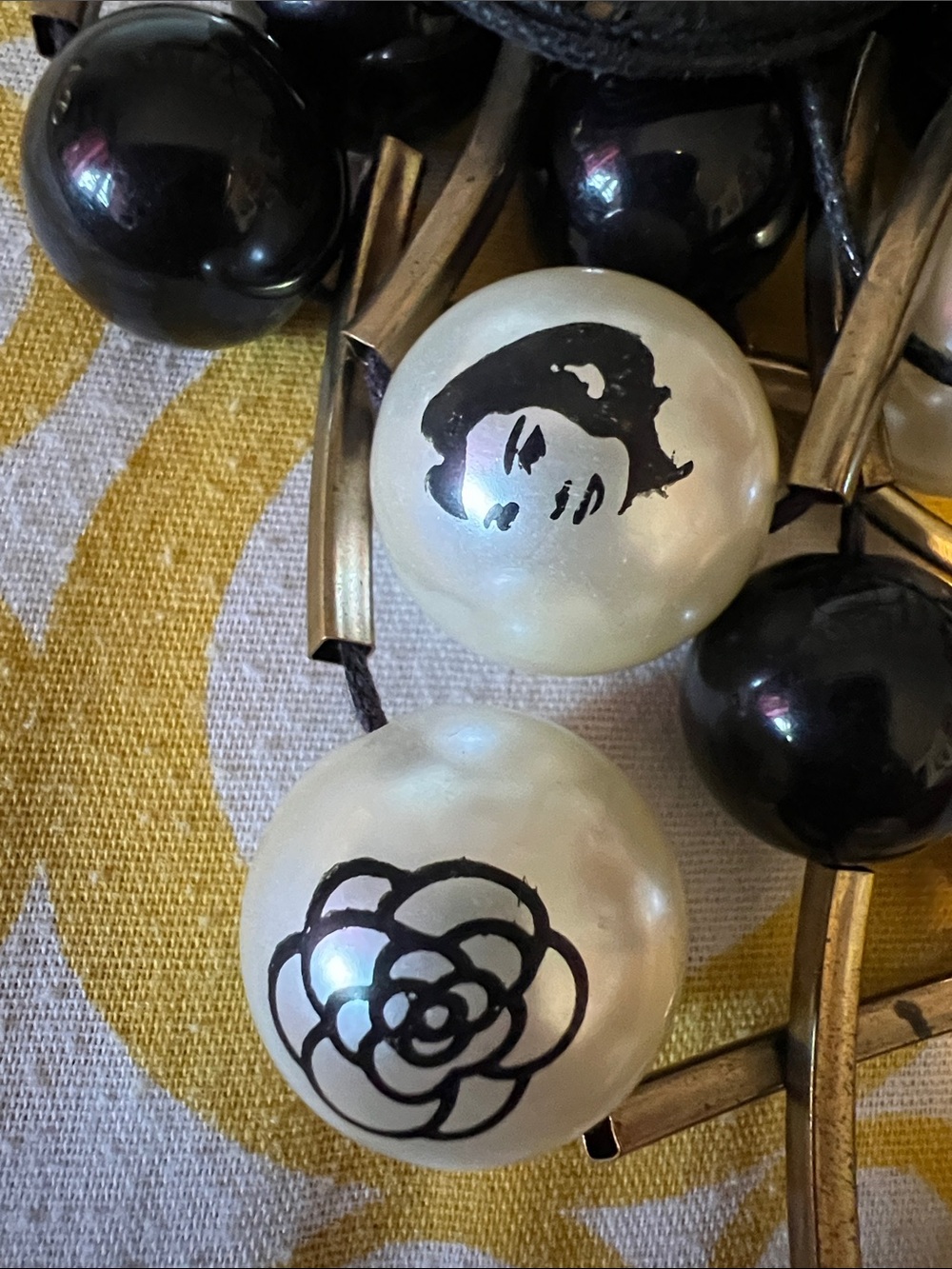 Multilayered COCO Necklace - Picture 5 of 12